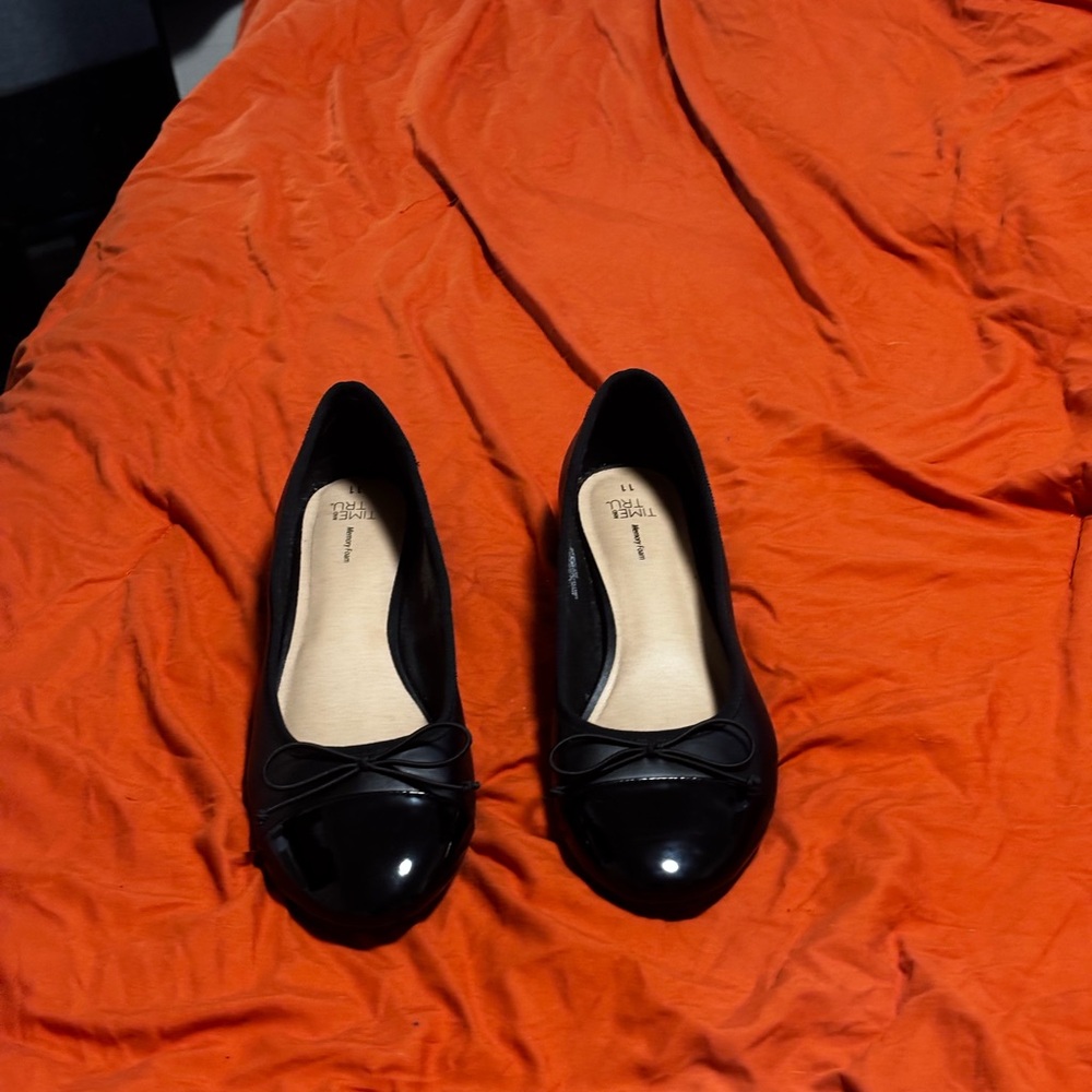 Time and Tru Black Women's Flats with Bow Detail